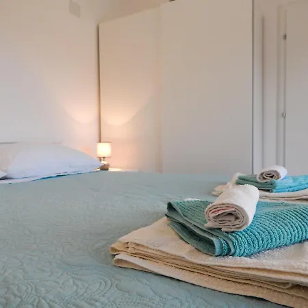 Apartment Sweet Escape *