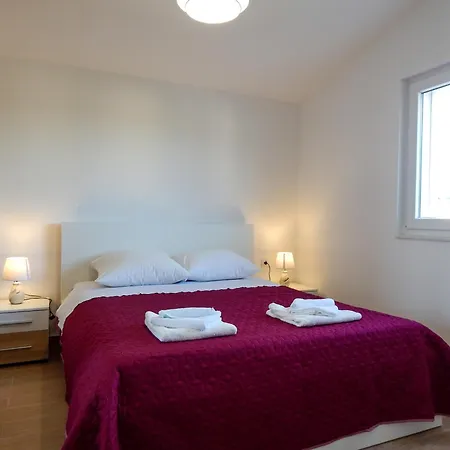 Apartment Sweet Escape *