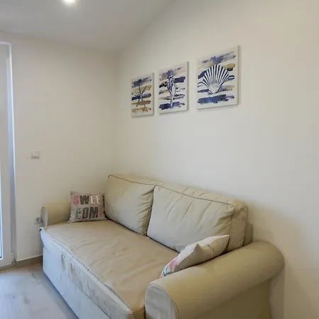 Apartment Sweet Escape *