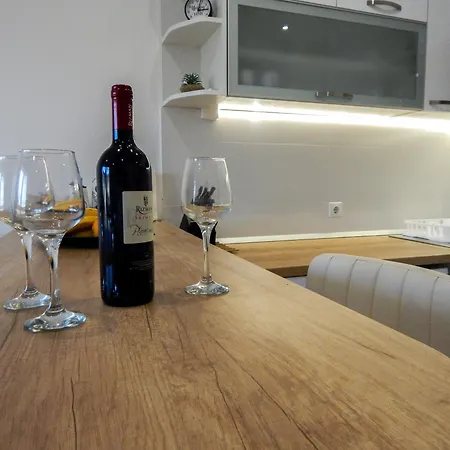 Apartment Sweet Escape *